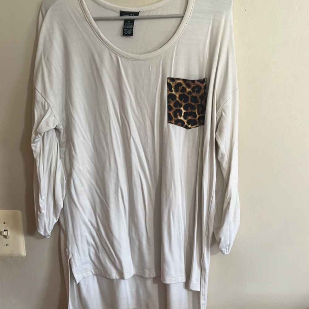 Rue 21 girls 3/4 sleeve blouse white w/ cheetah print pocket XL cotton